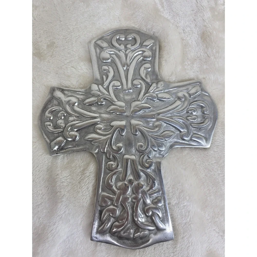 Lot of 2 Ornate Metal Cross Wall Decor Art‎